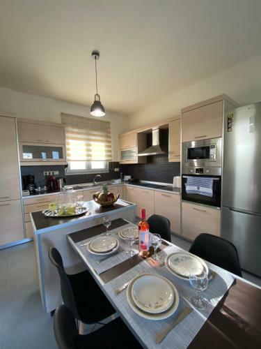 Dionysus Seaside Villa