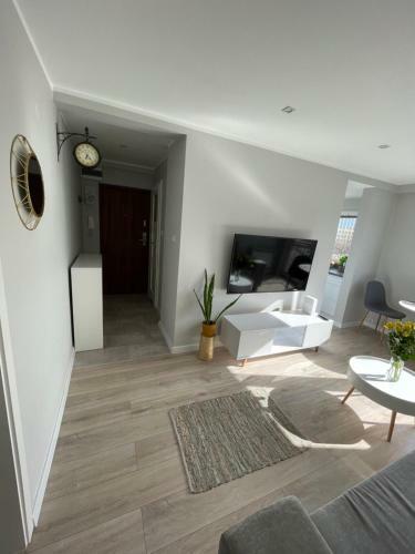 Luxury White Apartment By Marta