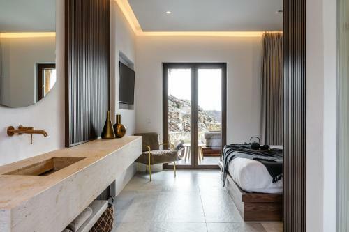 Charisma Hotel And Wellness Suites
