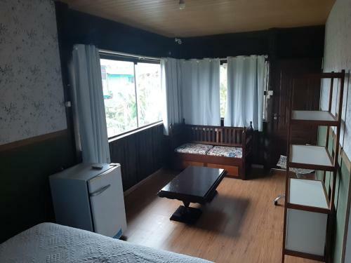Hostal Ess�ncia Da Guarda Surf House
