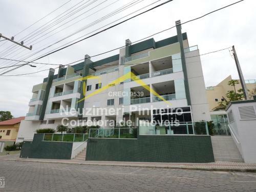 Ed. Luana. Apartamento Com 2 Dormit�rios Pr�ximo Da Praia De Bombinhas!