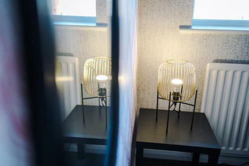 Cheerful 3 Bedroom Home With Parking In Chester