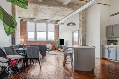 Apartamento 2br 2ba Spacious Historic Loft With Gym By Envitae