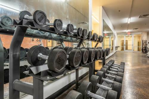 Apartamento 2br 2ba Spacious Historic Loft With Gym By Envitae