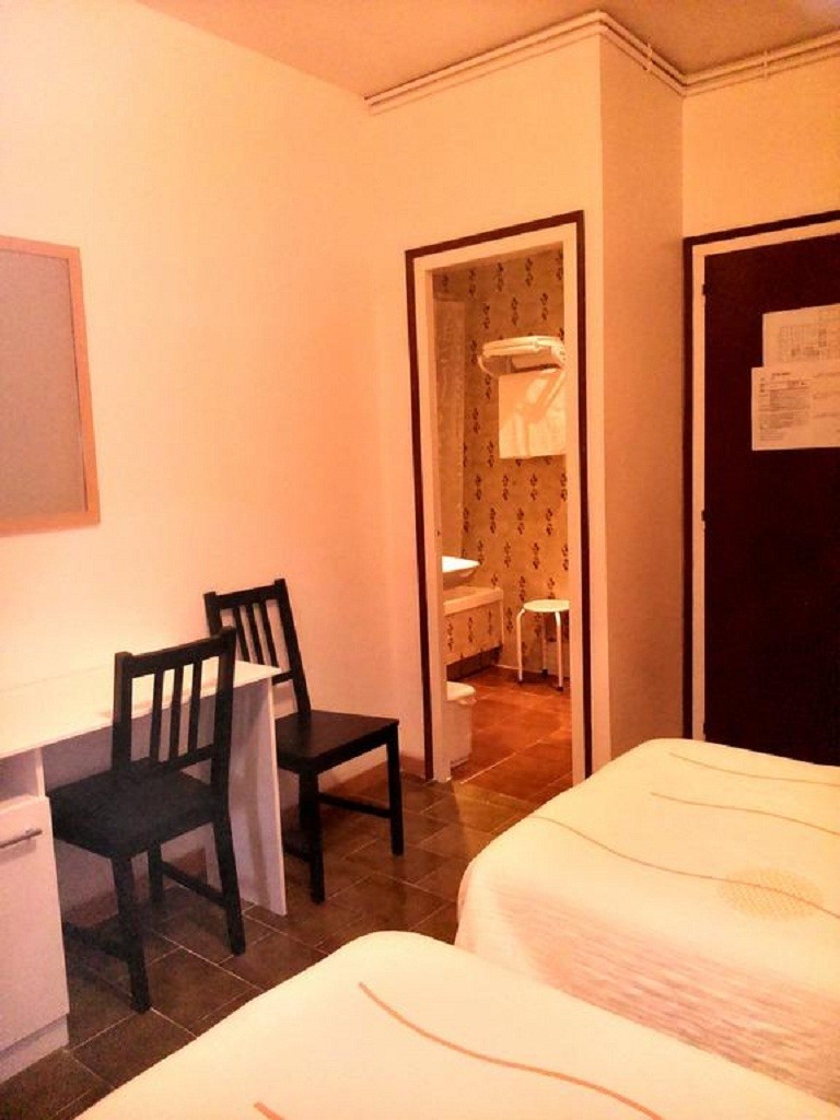 Hostal Borr�s