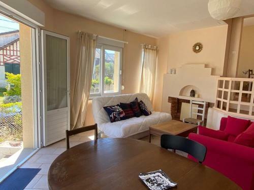 La Plage Au Bout Du Jardin / Sword Beach Cottage