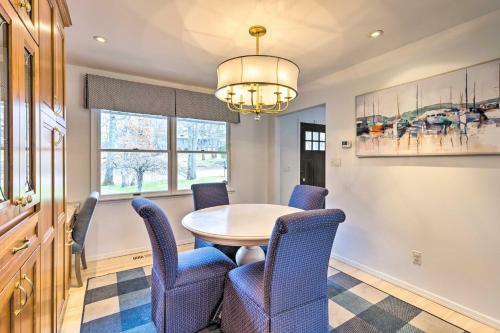 Beautiful Hampton Bays Home With Private Pool!