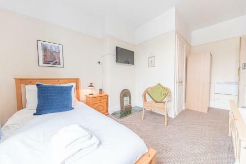 Central Location 5 Private Ensuite Bedrooms Great For Work Or Play