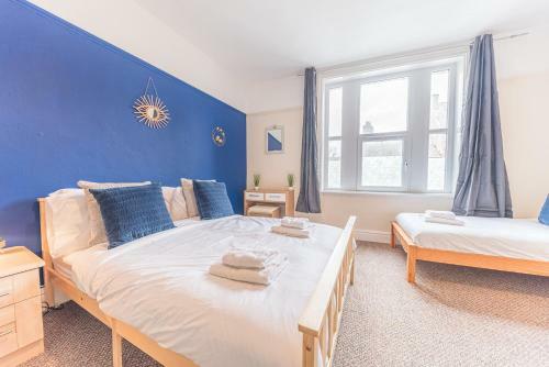 Central Location 5 Private Ensuite Bedrooms Great For Work Or Play