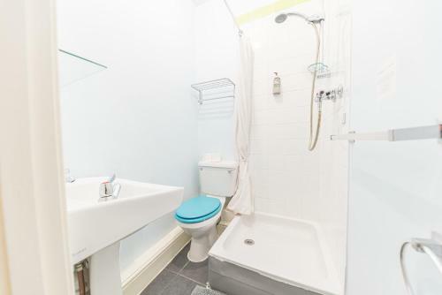 Central Location 5 Private Ensuite Bedrooms Great For Work Or Play