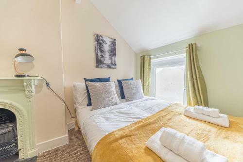 Central Location 5 Private Ensuite Bedrooms Great For Work Or Play