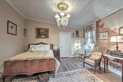 Vintage Calvert Apartment With Large Balcony!