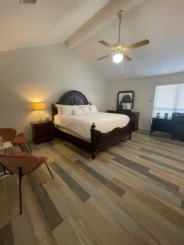 Villa Stylish 3br Home 12 Mins From Downtown Dallas!