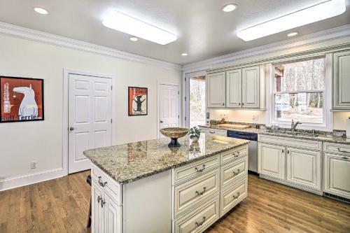 Hillsville Home On The Blue Ridge Parkway!