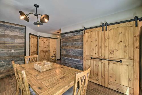 Cozy Damascus Cottage With Outdoor Amenities