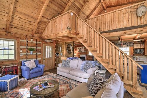 Apartamento Scenic, Authentic Cabin With Sweeping Mtn Views