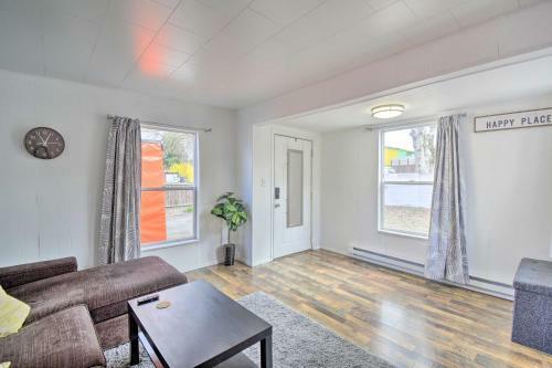 Inviting Bremerton Home Near Hiking And History