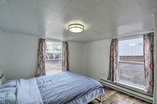 Inviting Bremerton Home Near Hiking And History