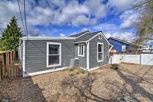 Inviting Bremerton Home Near Hiking And History
