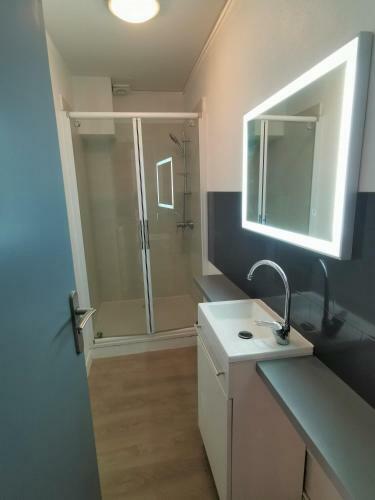 Apartamento Studio Tr�s Chaleureux Enti�rement Refait � Neuf