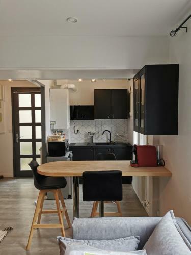 Apartamento Studio Tr�s Chaleureux Enti�rement Refait � Neuf
