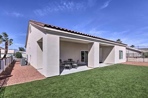 Bright Home With Yard, 4 Mi To Colorado River!