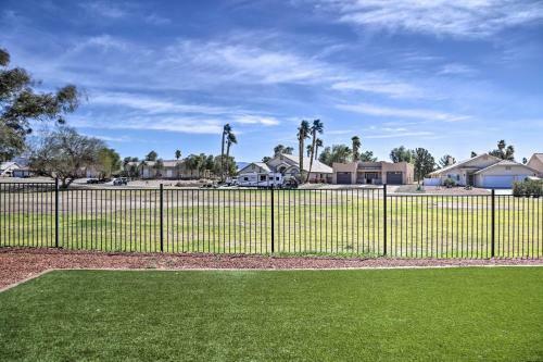 Bright Home With Yard, 4 Mi To Colorado River!