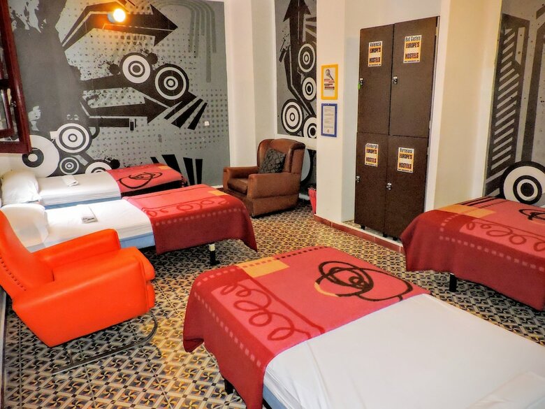 Hostal Home Youth Hostel By Feetup Hostels