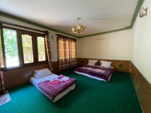 Hostal Halga Guest House
