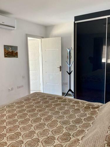 Apartamento Beautiful Quiet Ground Floor Appartment With Pool