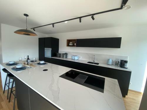 Apartamento 2bd Designer Apt. 134m2 In Strassen
