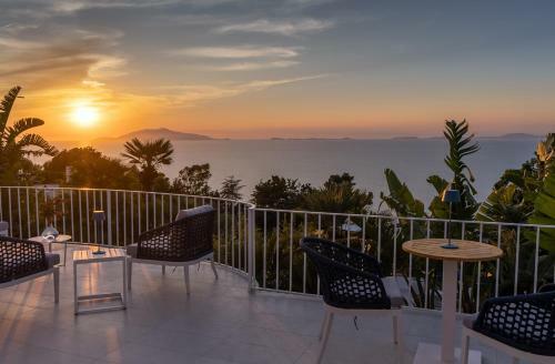 Hostal Capri Blue Luxury Villa Le Tre Monelle