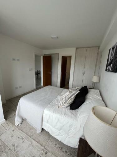 Apartamento Departamento De 2 Ambientes Con Cochera Privada