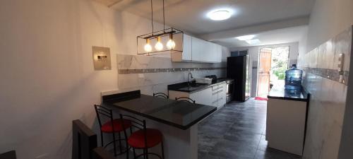 Hermosa Casa Amplia Con Sauna, �reas Verdes.