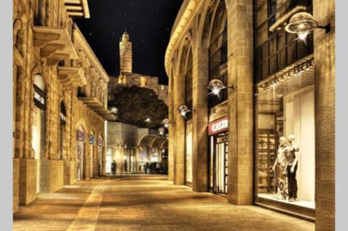 Apartamento Panoramic Balcony // Ben Yehuda // Street View 4