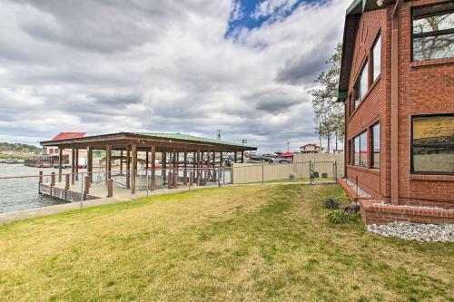 Lakefront Hot Springs Home With Grill And 2 Docks
