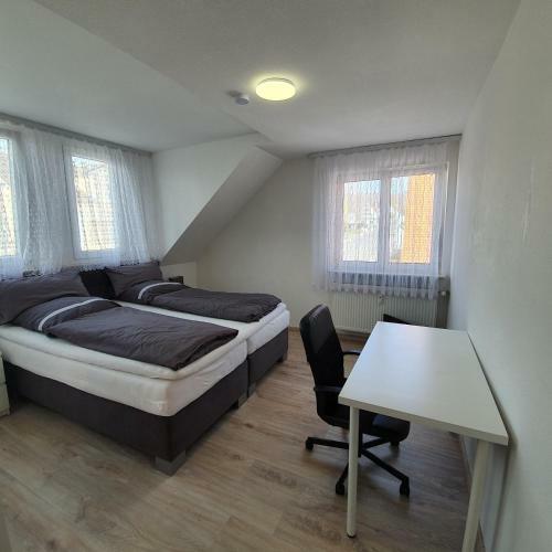 Hostal Pension Bad Soden / Apartment And Rooms