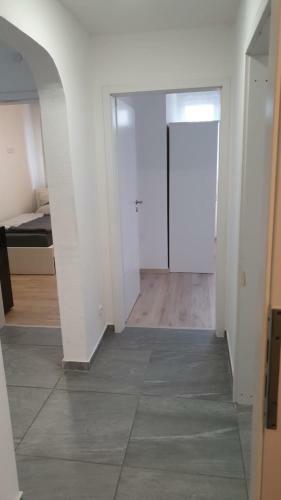 Hostal Pension Bad Soden / Apartment And Rooms