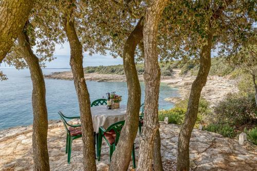 Apartamento Cottage On The Kavran Beach