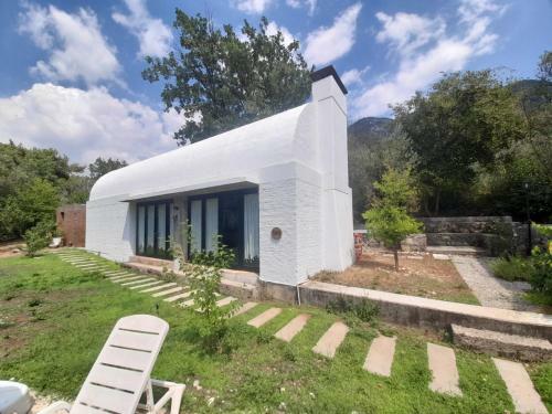 Tonoz Villa