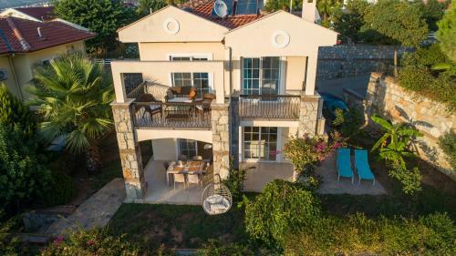Emerald Villa In �l�deniz