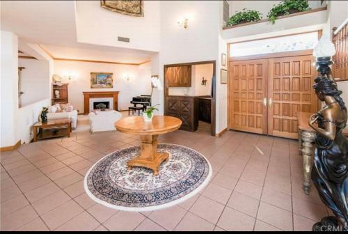 Best Views 4 Bed Villa Close To Beach And Spectrum
