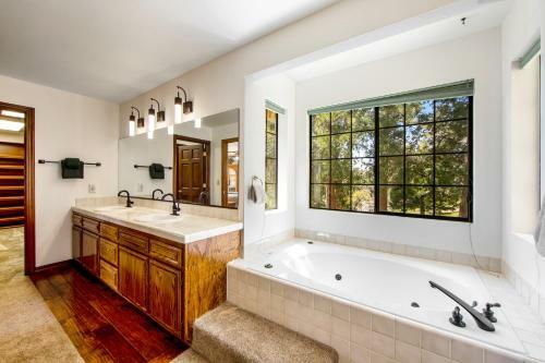 Honey Bear Hideaway