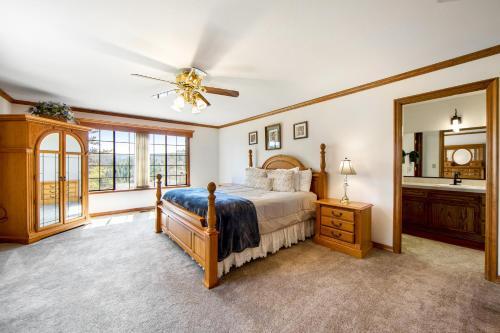 Honey Bear Hideaway