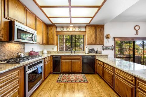Honey Bear Hideaway