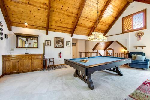 Honey Bear Hideaway
