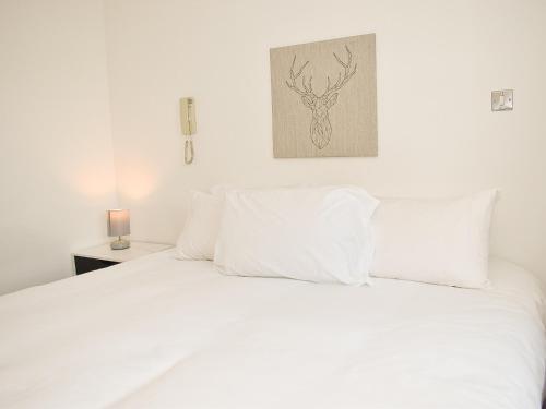Pass The Keys Centrally Located Apartment With Large Balcony