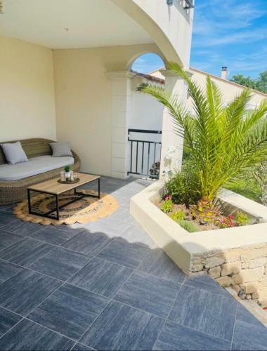 Nice 147 M2 With Garden-terrace-pool And Garage