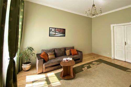 Glorious Apartment Near The Old City