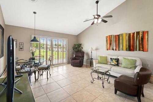 Palm Desert Resort Cc 2-bedroom Desert Condo